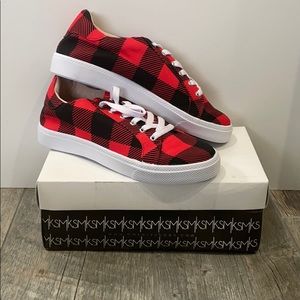 Women’s size 9 black & red Buffalo shoes